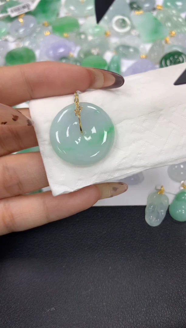 颈饰18K金镶嵌翡翠a货假一赔三支持复检百元上9元证书费自理