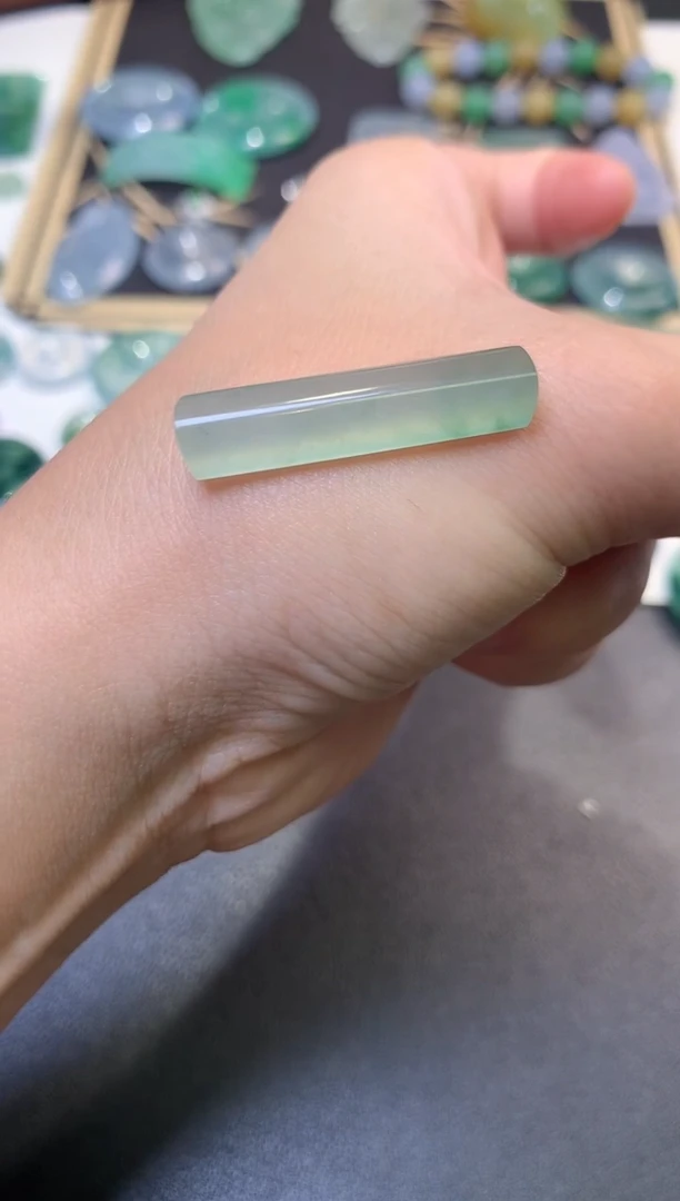未镶嵌定制翡翠毛货