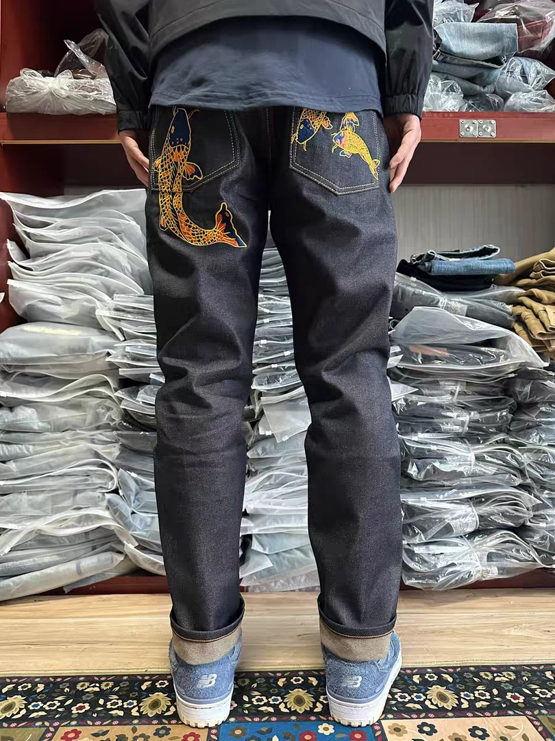 FDMTD SILM FIT锦鲤刺绣原牛未脱缰赤耳丹宁小直筒男牛仔裤