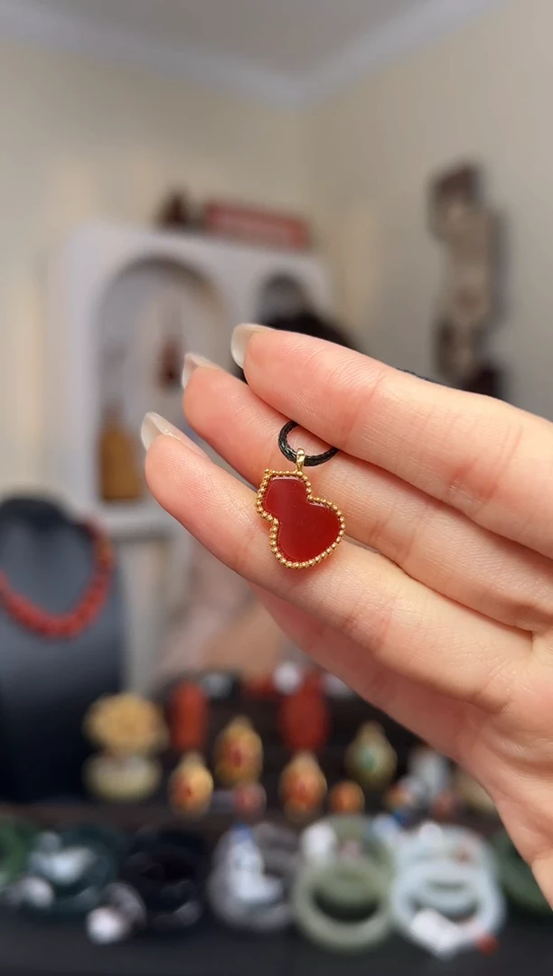 玛瑙/玉髓颈饰18K金镶嵌6003