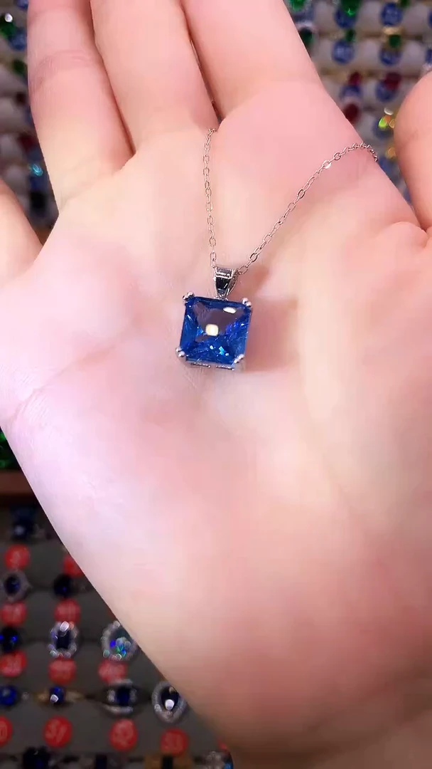 海蓝宝石吊坠(赠链)银S925镶嵌........