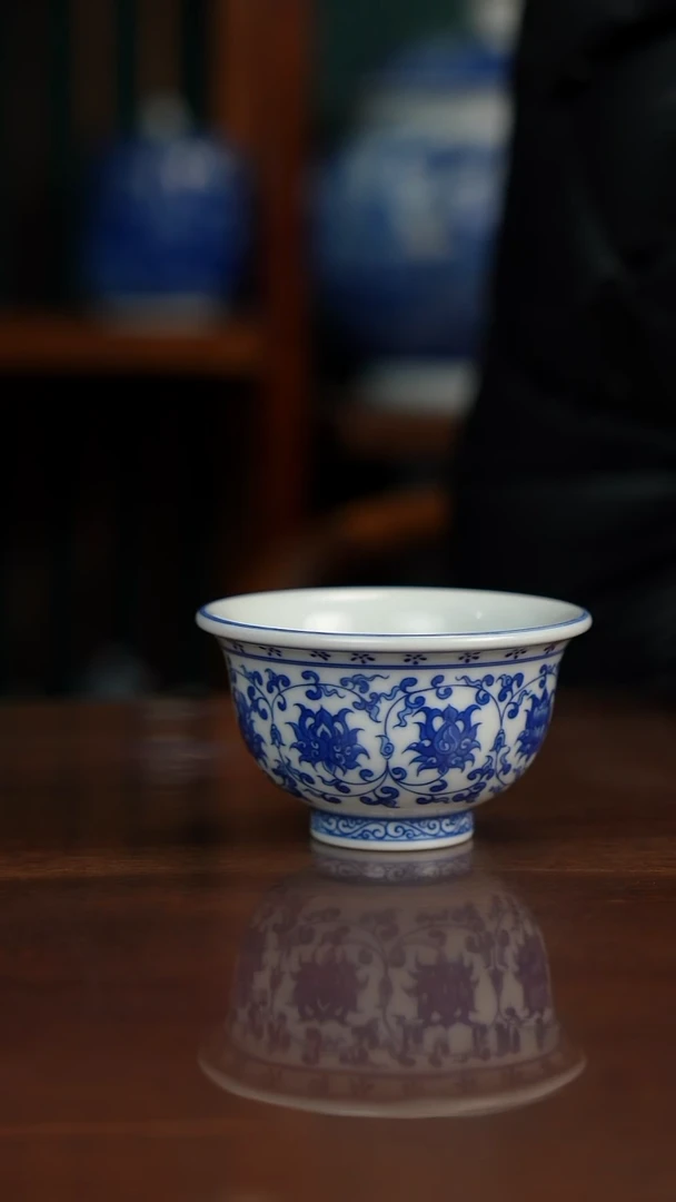 自成堂柴窑青花压手杯