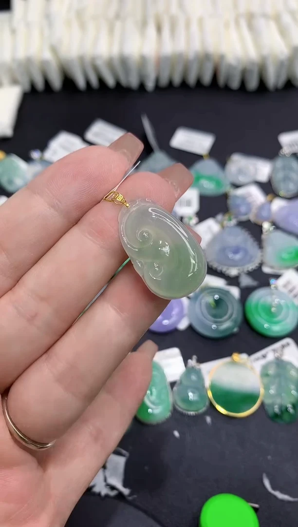 吊坠(不含链)18K金镶嵌翡翠111