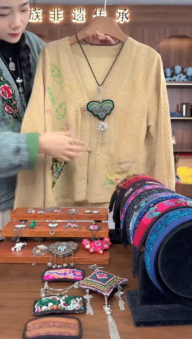 刺绣扶光苗绣传承L30