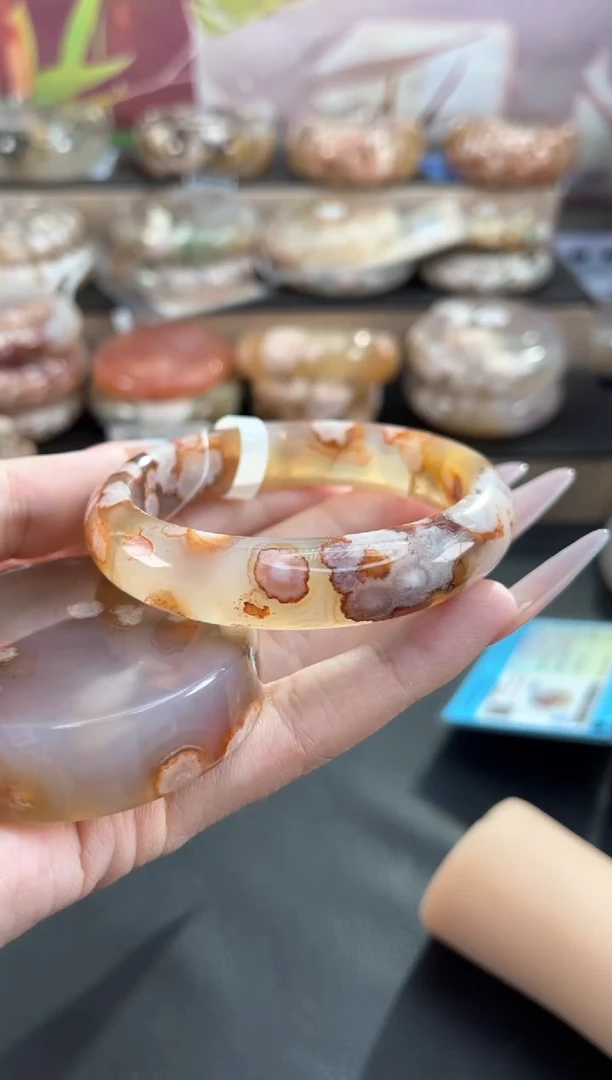 未镶嵌手镯石英质玉56