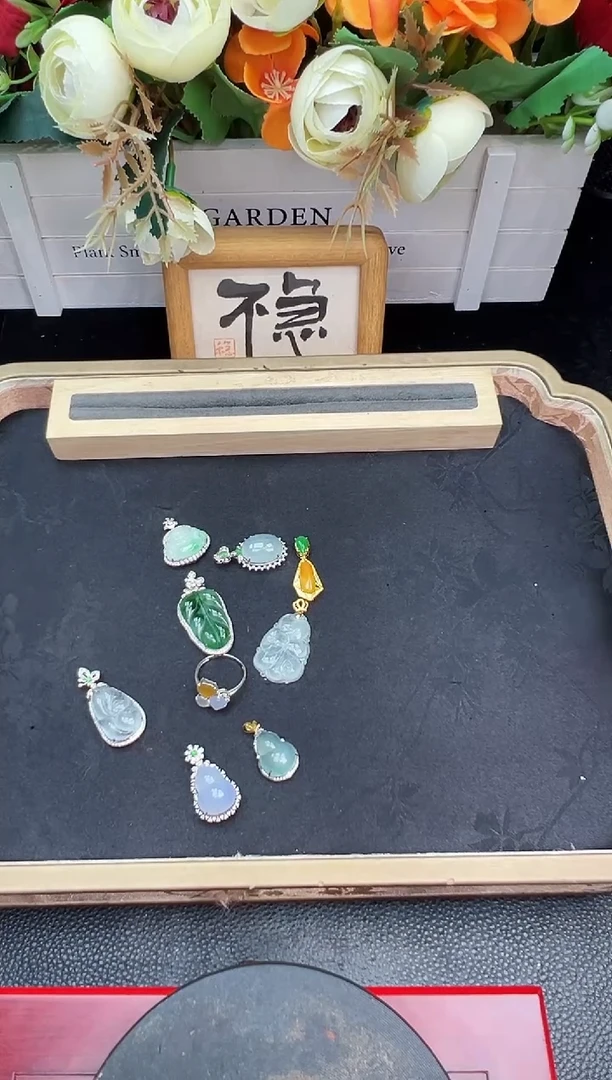 吊坠(不含链)18K金镶嵌翡翠勿拍