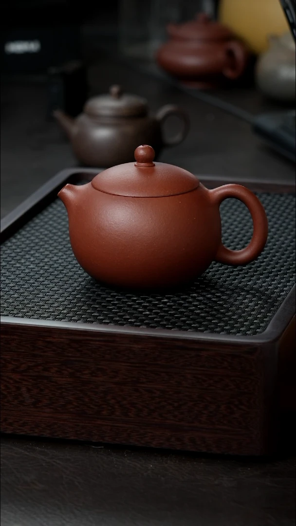 茶壶紫砂底槽青i微瑕半手微瑕170       西施