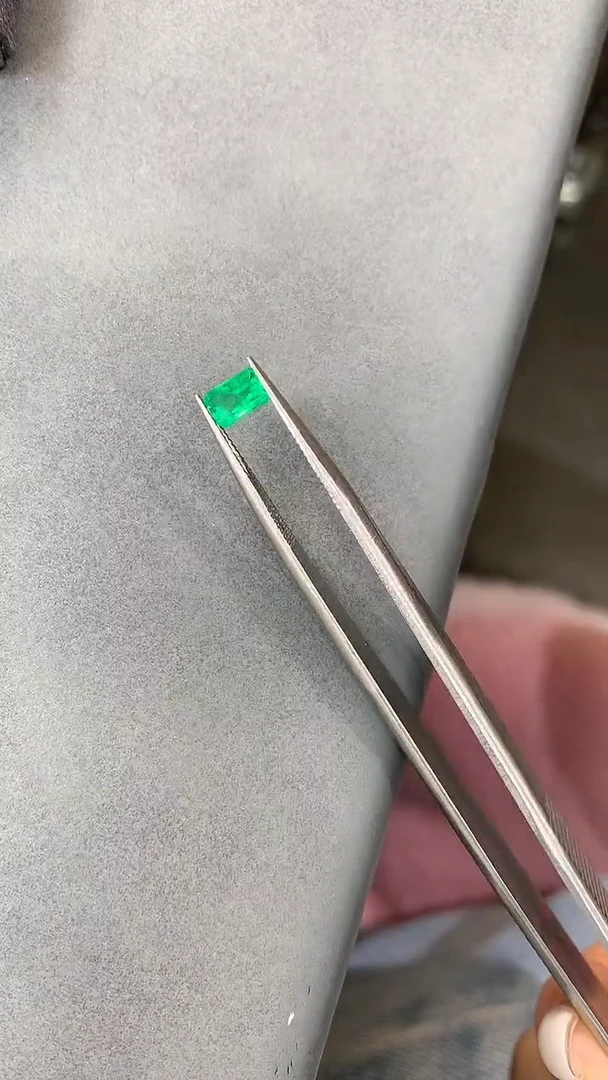 裸石祖母绿哥伦比亚祖母绿裸石0.64ct