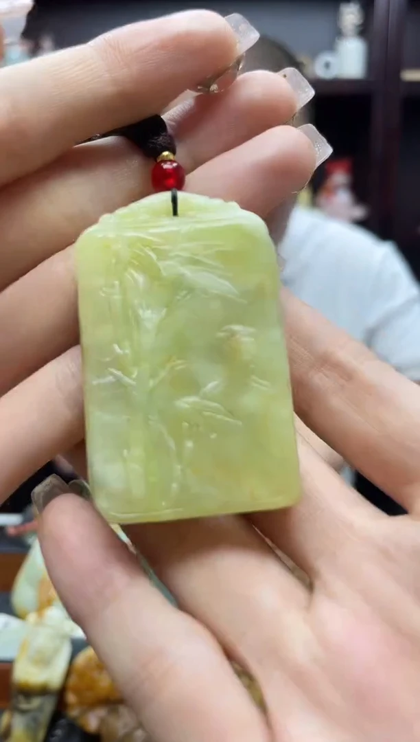未镶嵌岫玉吊坠·
