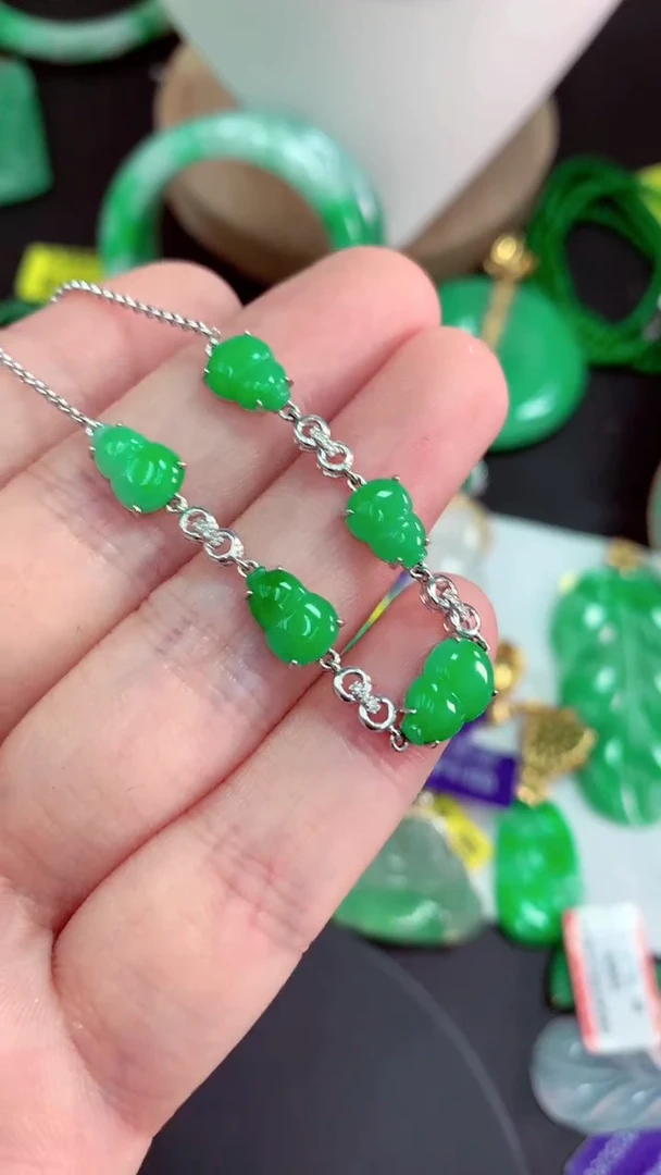 吊坠(不含链)18K金镶嵌翡翠手链