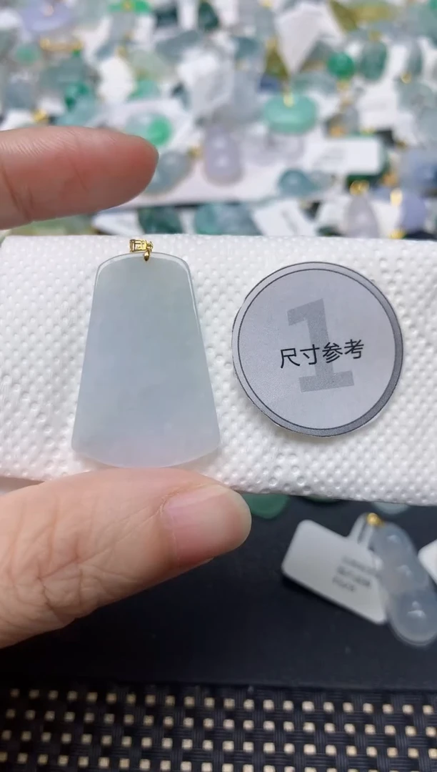 颈饰18K金镶嵌翡翠天然缅甸A货翡翠