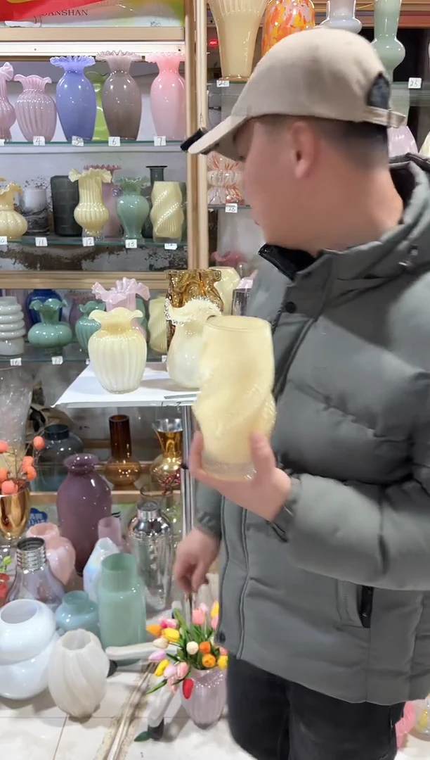 【闪购商品】无铅玻璃18.5公分黄色扭扭花瓶