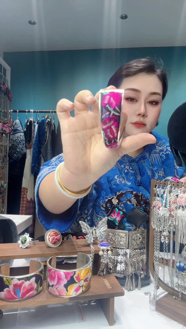 【闪购商品】刺绣纯手工苗绣非遗手镯
