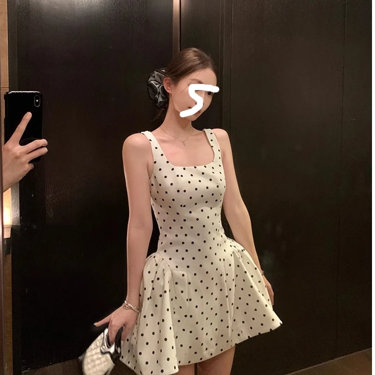 虞书欣jennie同款法式夏季辣妹波点高腰收腰连衣裙气质吊带短裙子