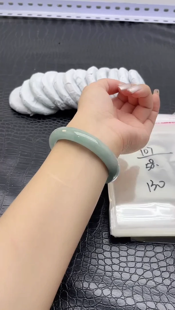 107手镯所见即所得拍啥发啥