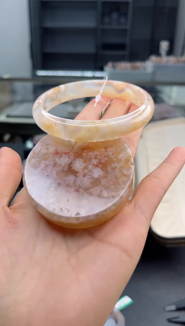 石英质玉手镯未镶嵌62圈口（赠送镯心）6806185