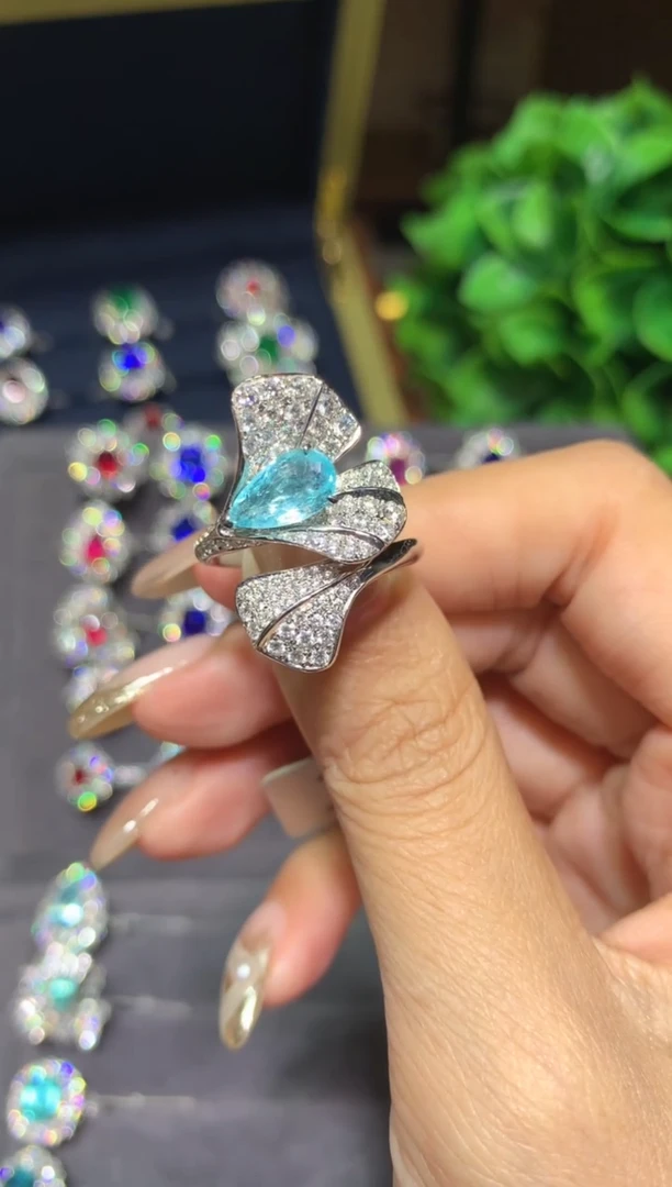 18K金镶嵌戒指帕拉依巴碧玺1.01ct