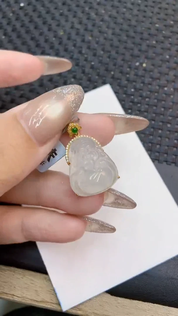 颈饰18K金镶嵌翡翠1