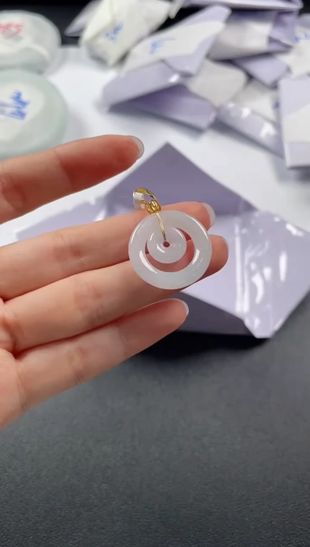 翡翠未镶嵌颈饰2483