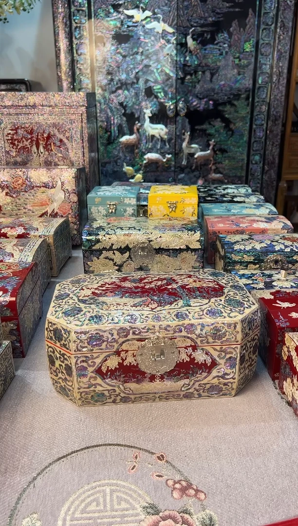 鱼锁绒布底·弘贝雅螺钿漆器文化馆