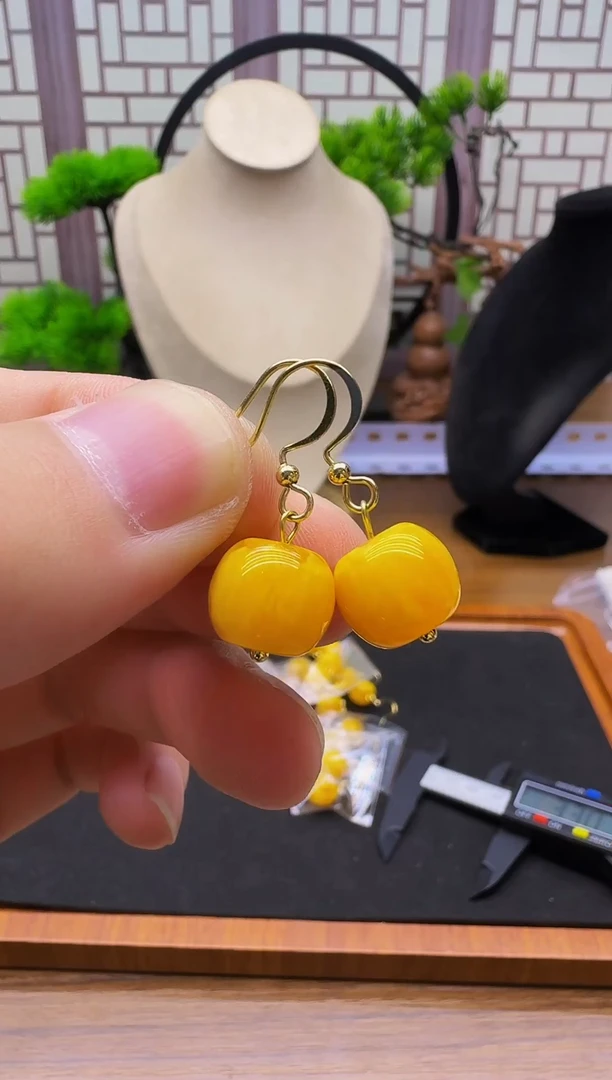 蜜蜡14K金镶嵌耳饰E01