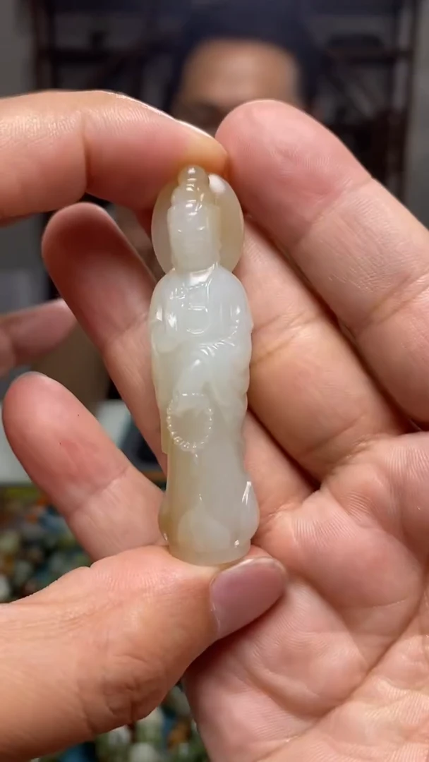 和田玉未镶嵌颈饰观*  减