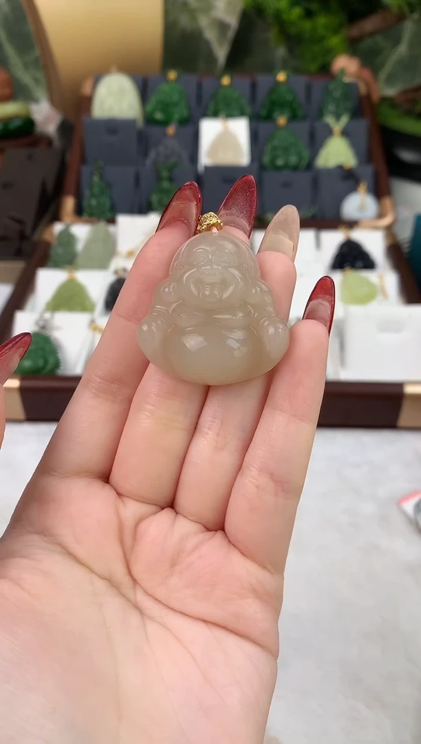 颈饰未镶嵌和田玉吊坠