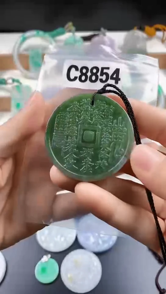 颈饰未镶嵌翡翠天然翡翠吊坠挂件