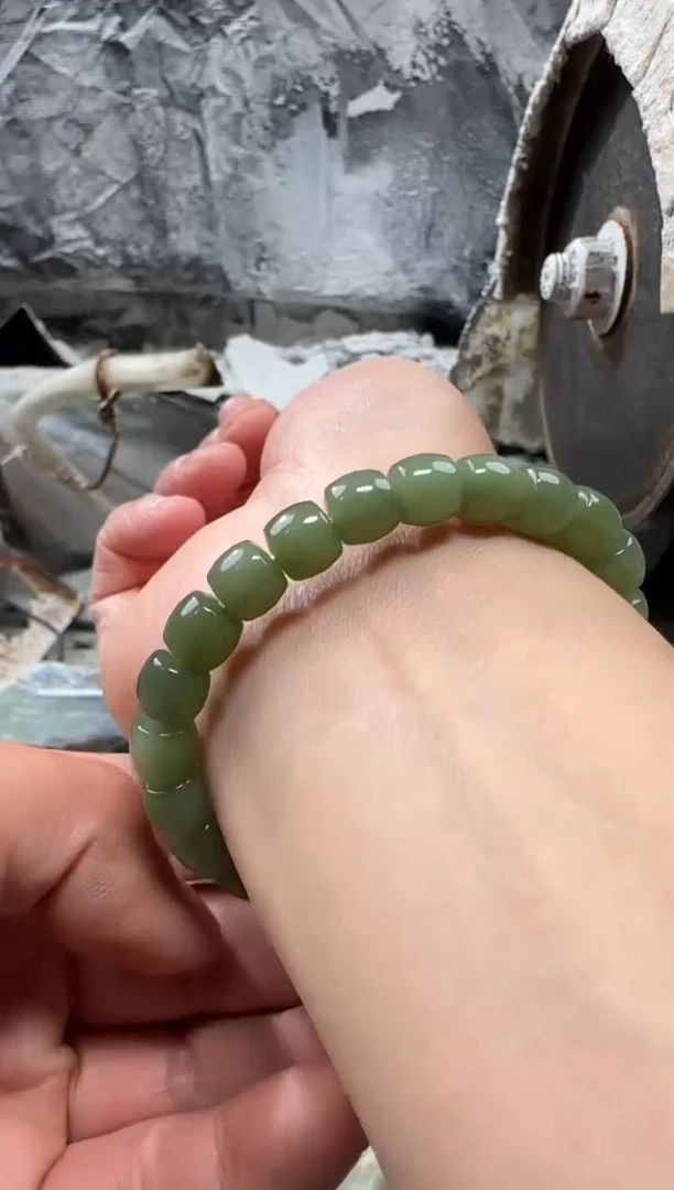 和田玉未镶嵌颈饰手串