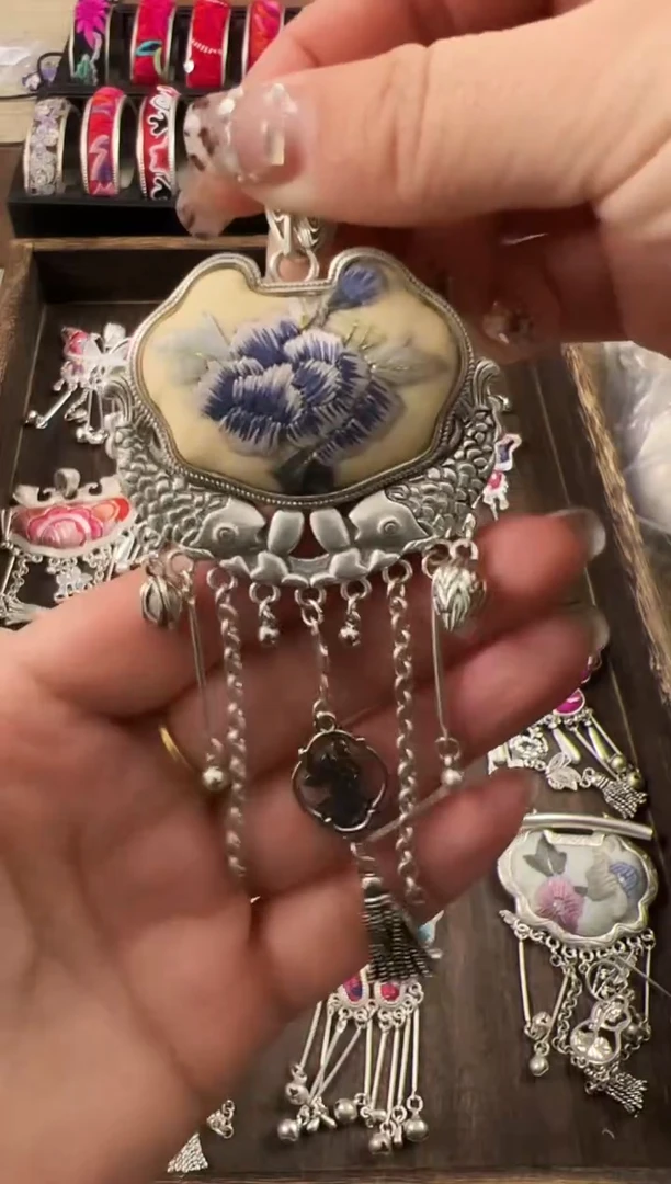 【闪购商品】织绣民族风老绣饰品099