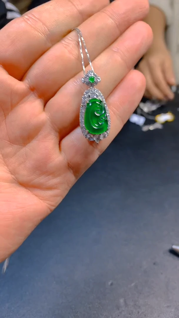 【闪购商品】翡翠吊坠(赠链)未镶嵌0783296728多样性发一