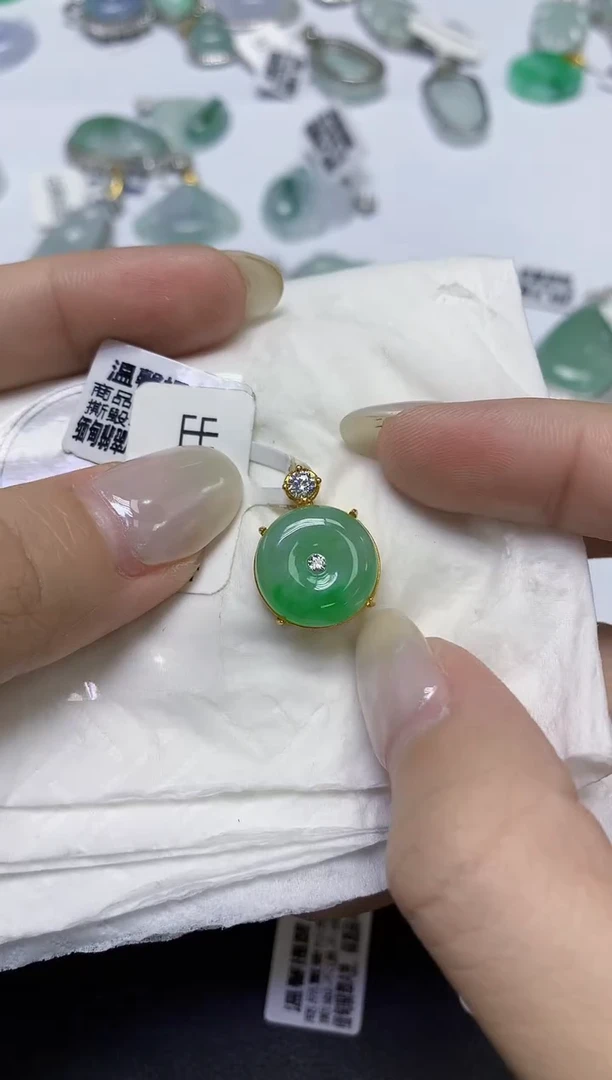 颈饰未镶嵌翡翠天然缅甸翡翠A货多样性发一件