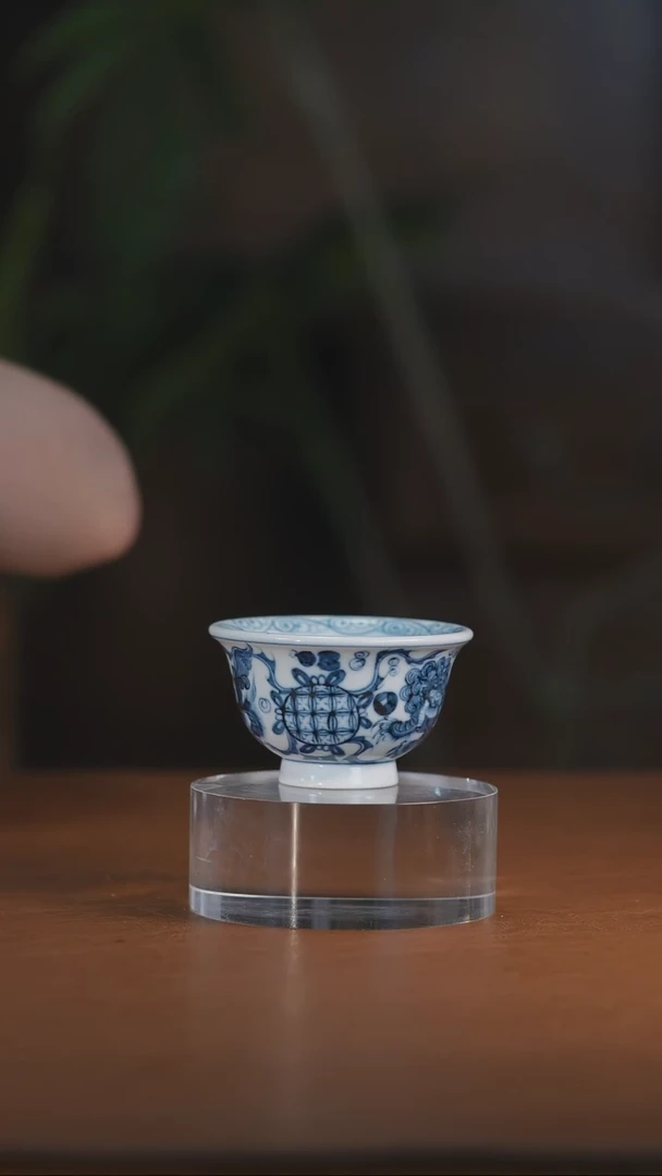 元青花双狮压手杯