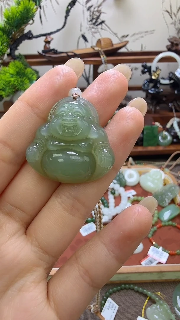 颈饰未镶嵌和田玉吊坠