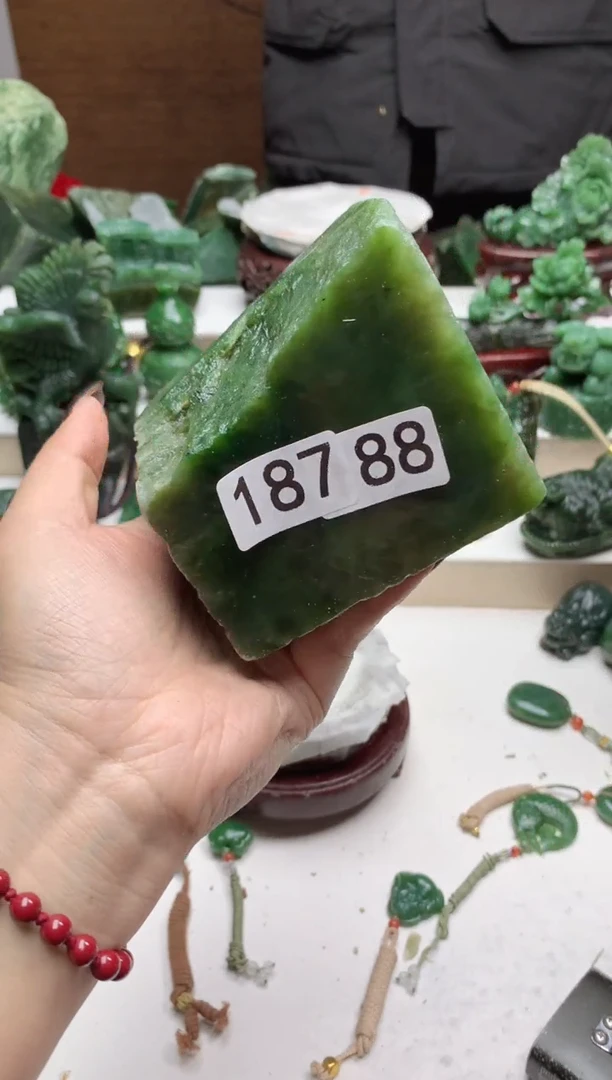 未镶嵌和田玉摆件1