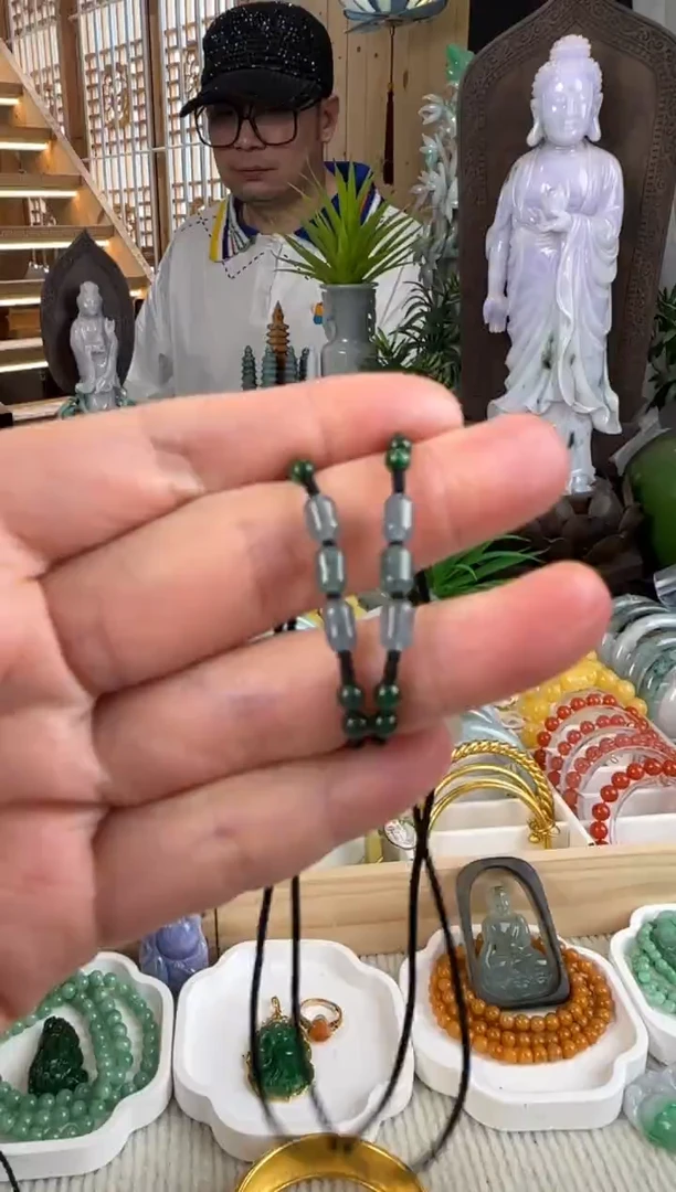 未镶嵌挂件翡翠吊坠