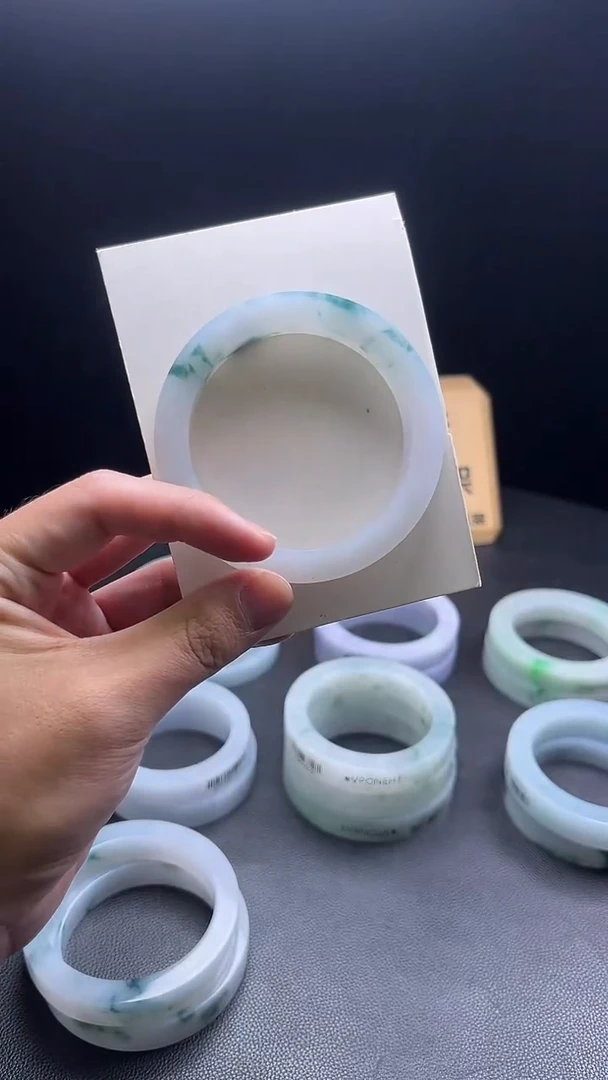 未镶嵌手镯定制翡翠小***果定制