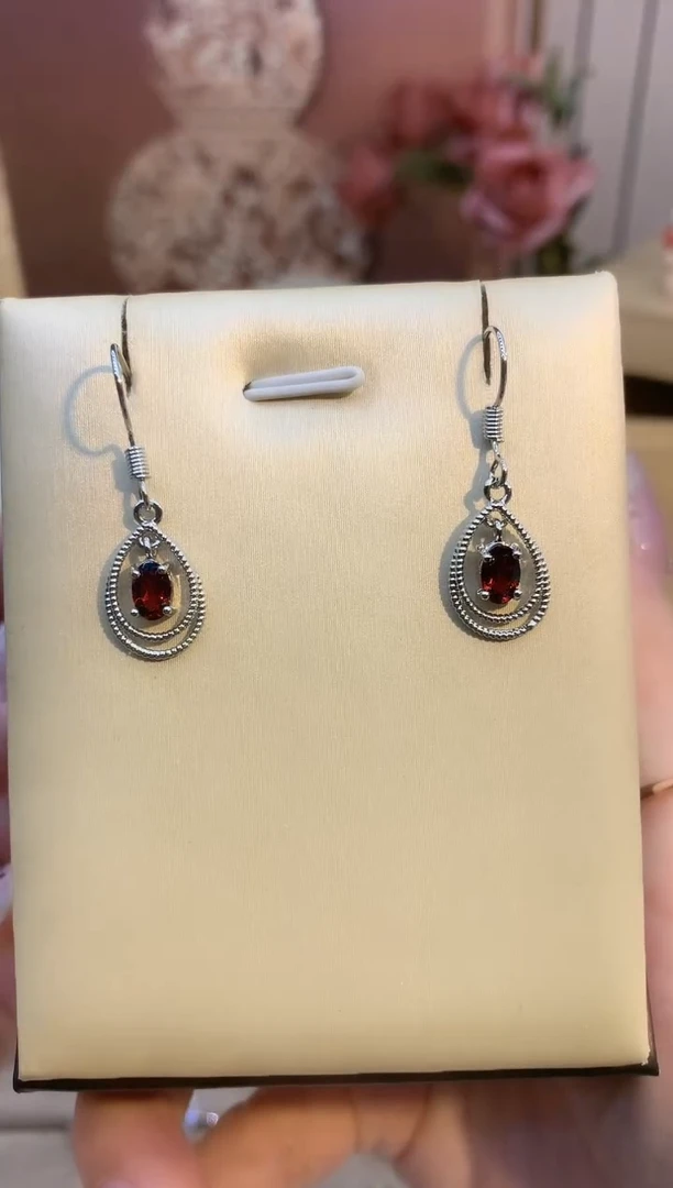 未镶嵌耳饰石榴石耳钩一对