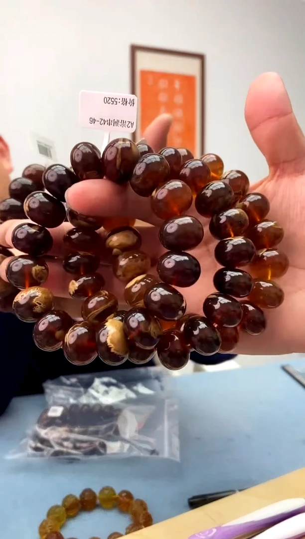 【闪购商品】琥珀珠宝奇石未镶嵌假一罚十，多样性发一件