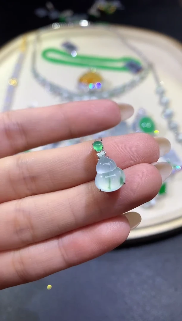 吊坠(不含链)18K金镶嵌翡翠A497|6800