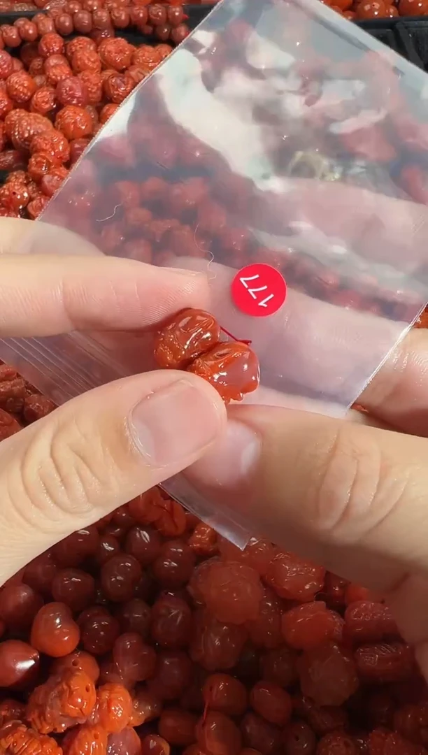 颈饰未镶嵌南红玛瑙1