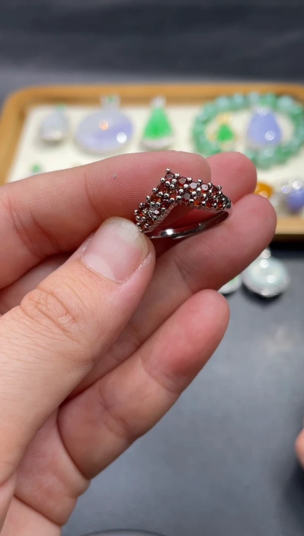 【闪购商品】石榴石戒指银S925镶嵌85.........