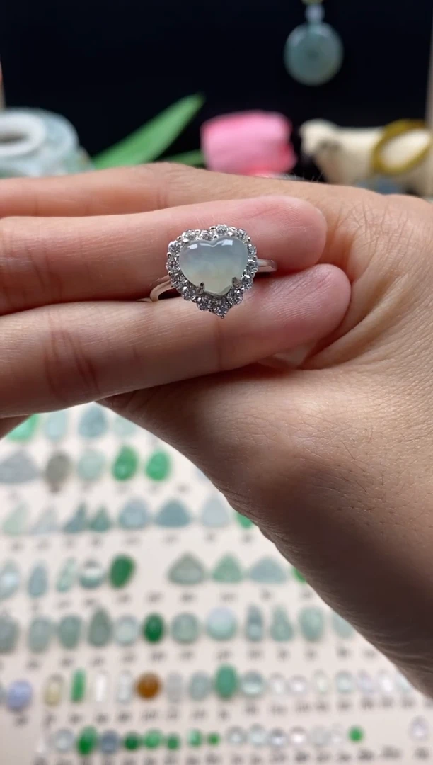 【闪购商品】翡翠戒指银S925镶嵌翡翠晴底爱心戒指