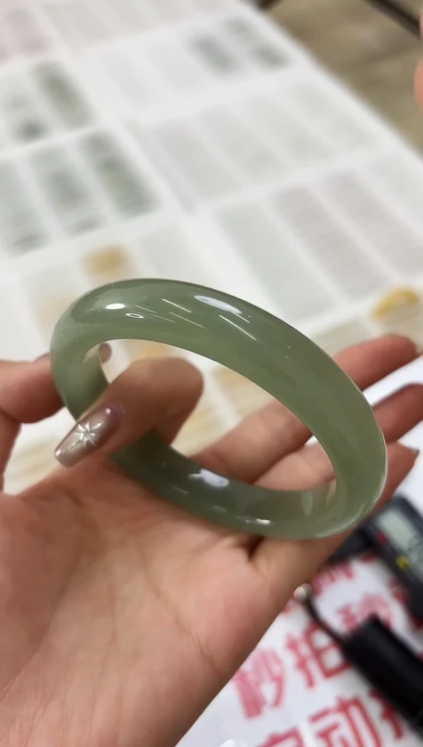 未镶嵌手镯石英质玉90-55D