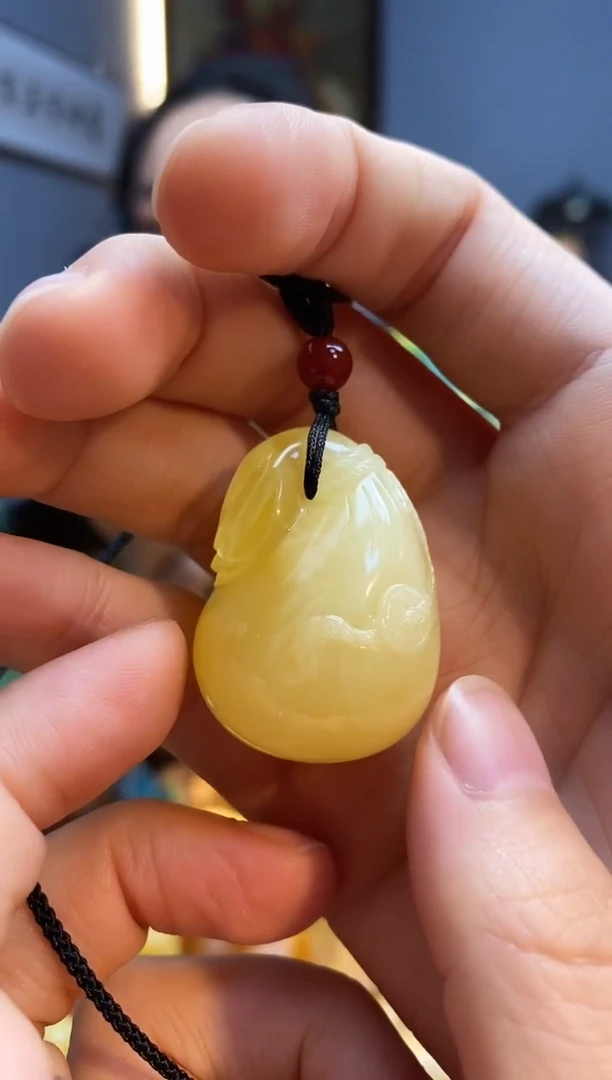 琥珀颈饰未镶嵌吊坠