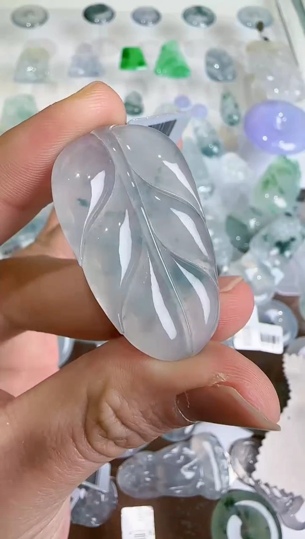 【闪购商品】翡翠吊坠(不含链)未镶嵌..