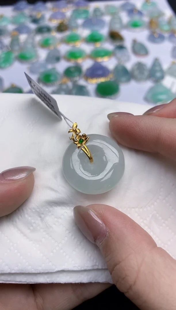 【闪购商品】翡翠颈饰18K金镶嵌天然翡翠A货