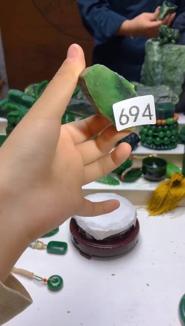 未镶嵌和田玉（碧玉）珠宝半成品1