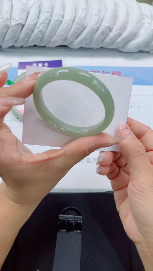 未镶嵌手镯石英质玉22-53