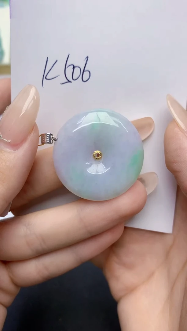 翡翠18K金镶嵌颈饰天然缅甸A货翡翠